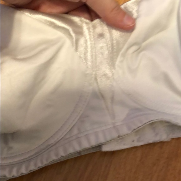 Bras - Picture 6 of 6